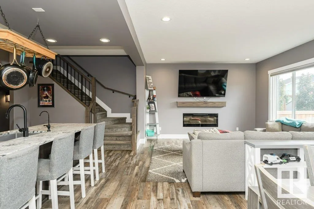 14 COPPERHAVEN Drive