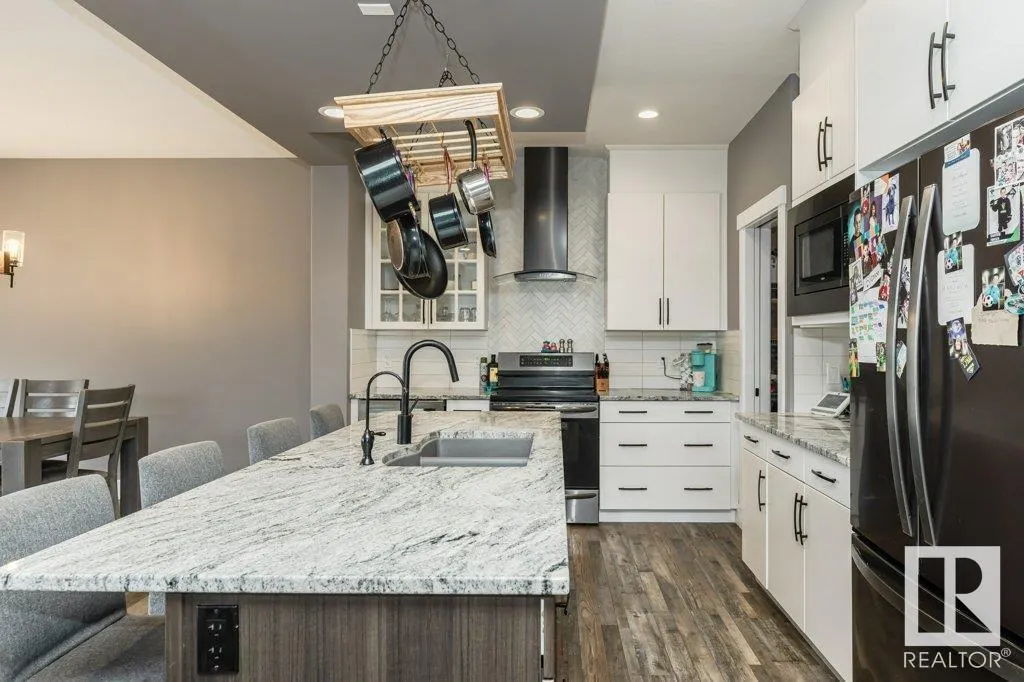 14 COPPERHAVEN Drive