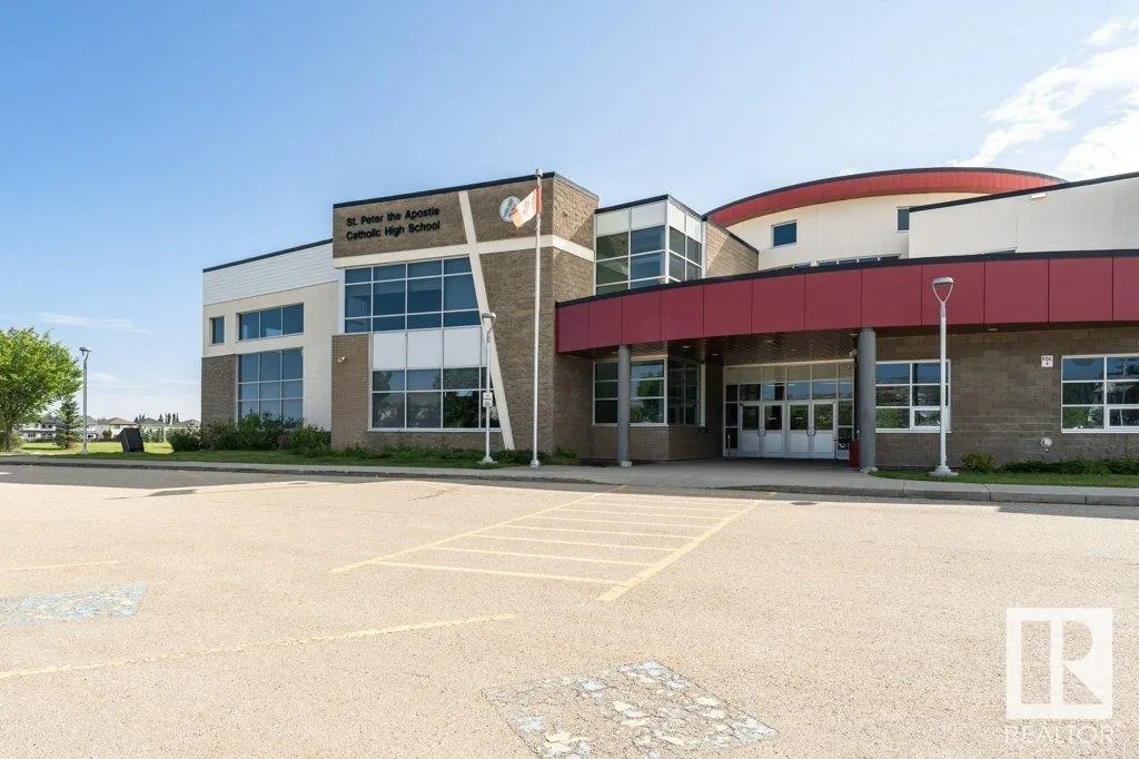 14 COPPERHAVEN Drive
