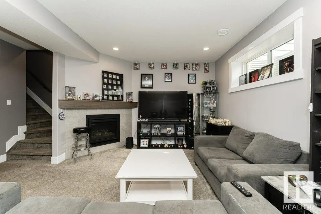 14 COPPERHAVEN Drive