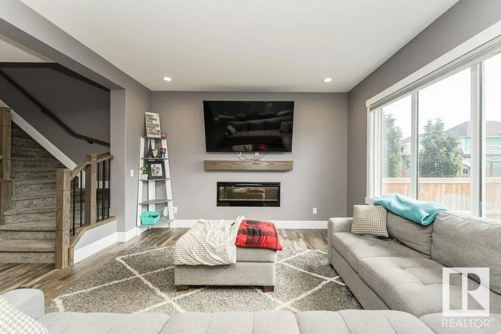 14 COPPERHAVEN Drive