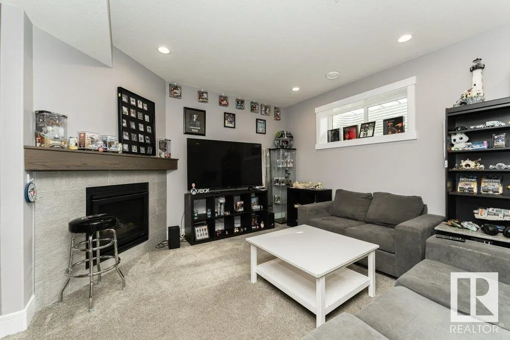 14 COPPERHAVEN Drive