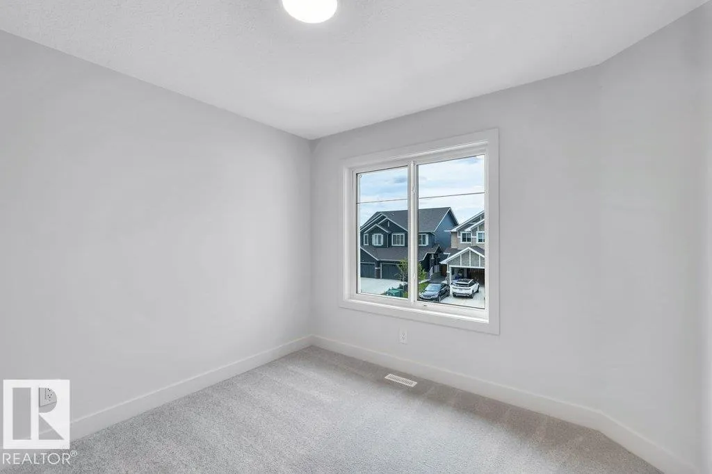 80 HEMINGWAY Crescent