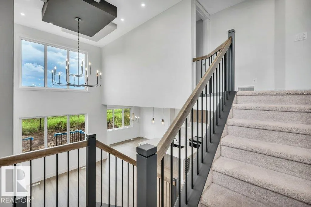 80 HEMINGWAY Crescent