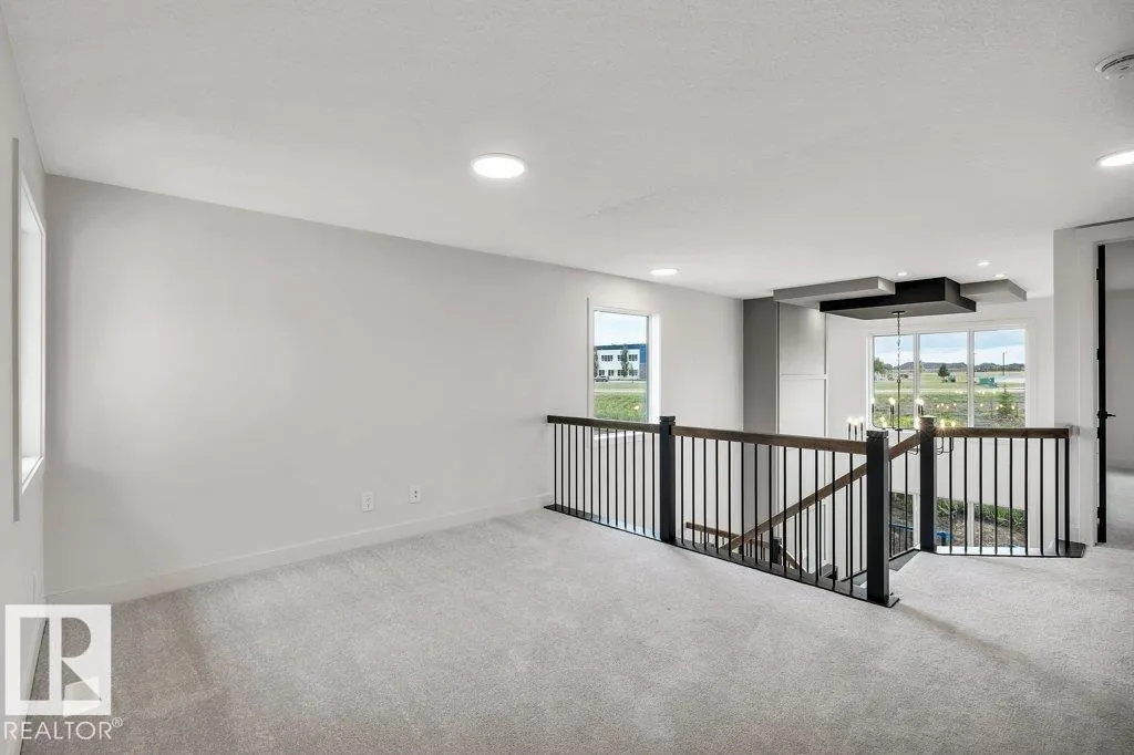 80 HEMINGWAY Crescent