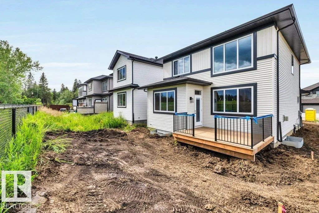 80 HEMINGWAY Crescent