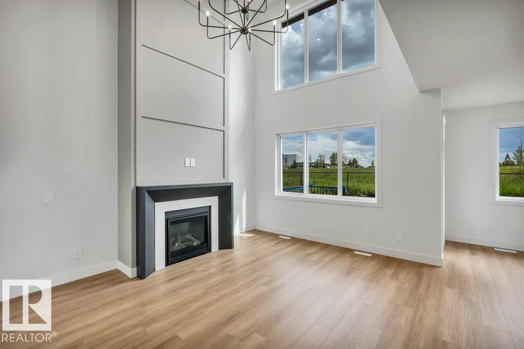 80 HEMINGWAY Crescent