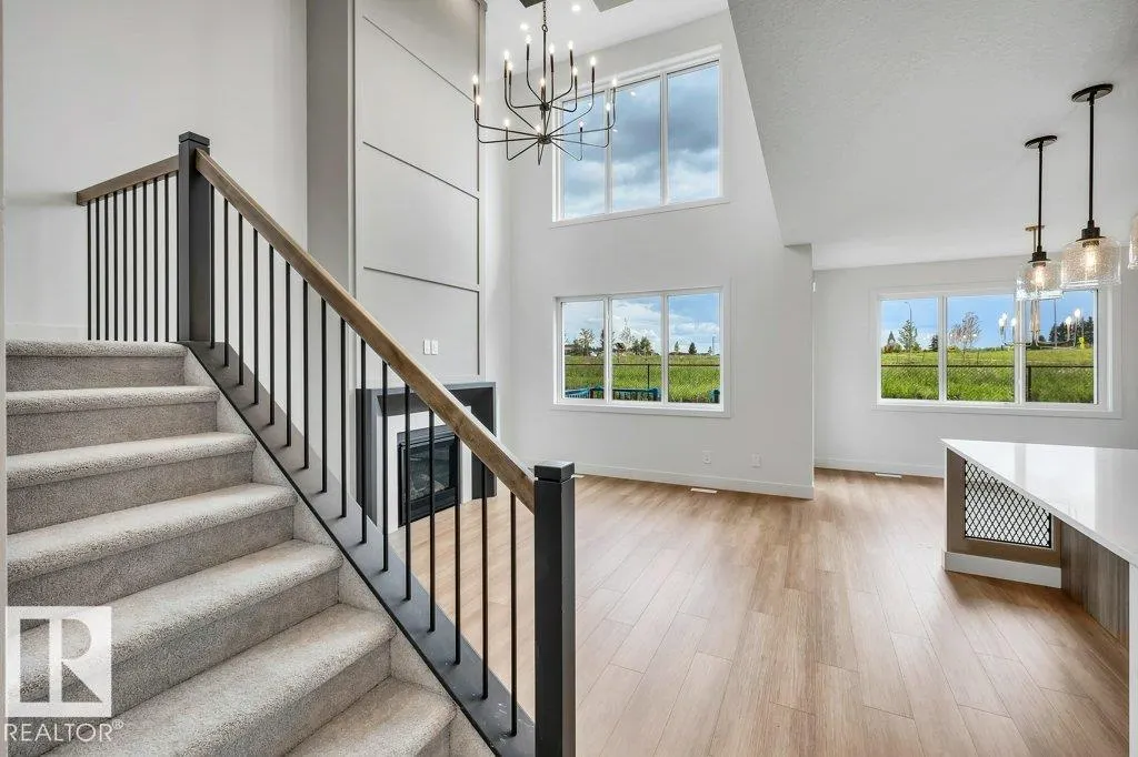 80 HEMINGWAY Crescent