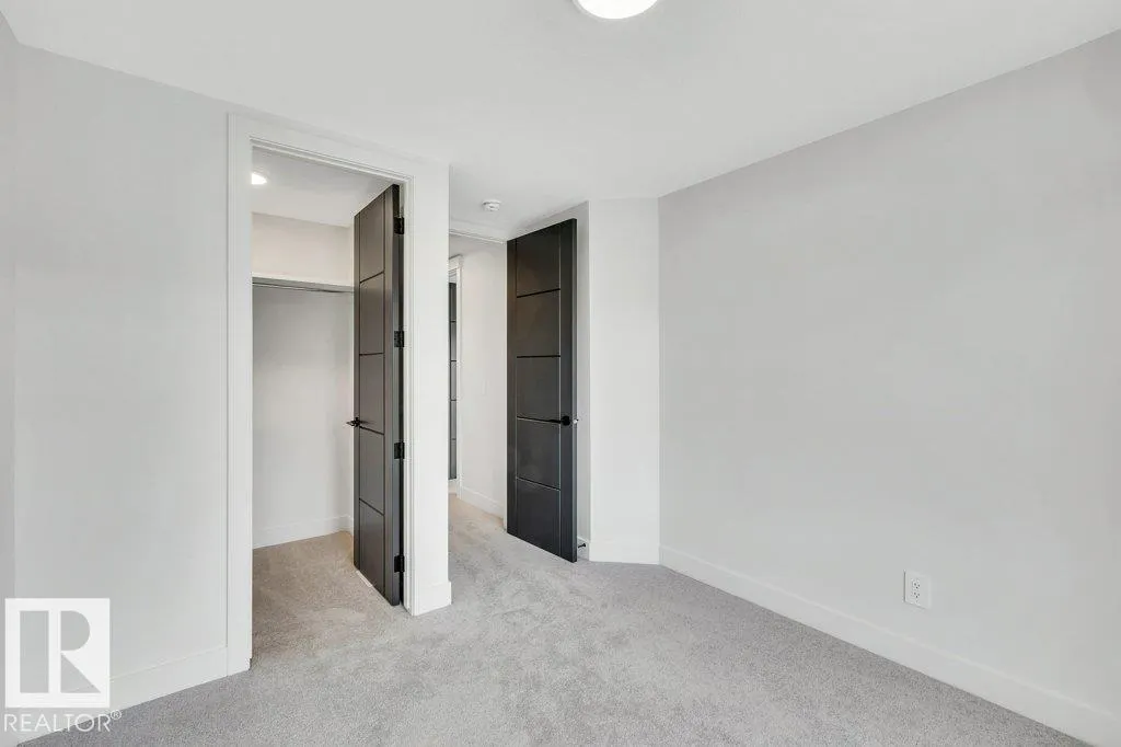 80 HEMINGWAY Crescent