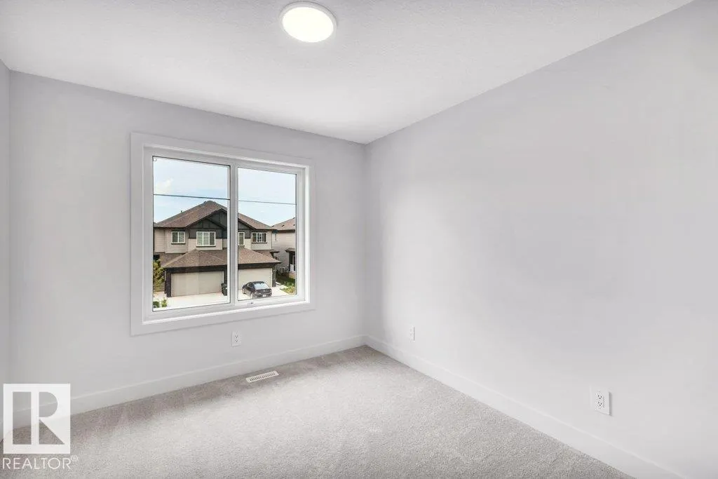 80 HEMINGWAY Crescent