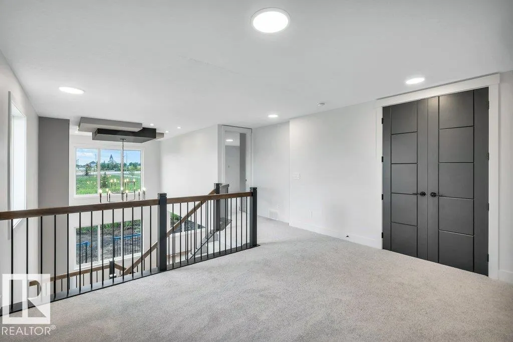 80 HEMINGWAY Crescent