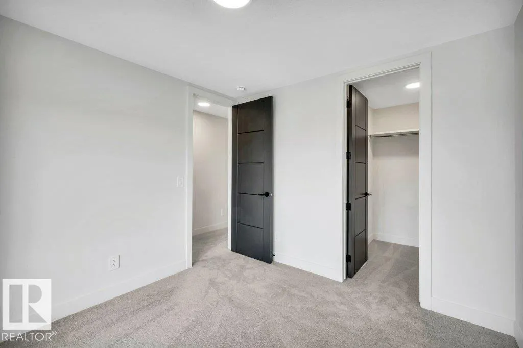 80 HEMINGWAY Crescent