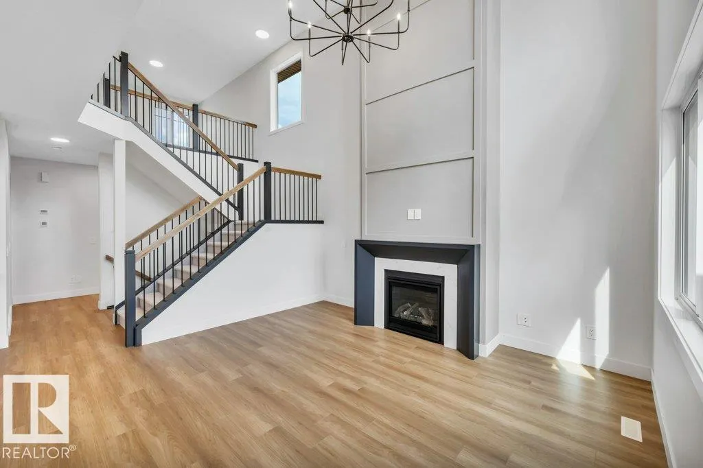 80 HEMINGWAY Crescent
