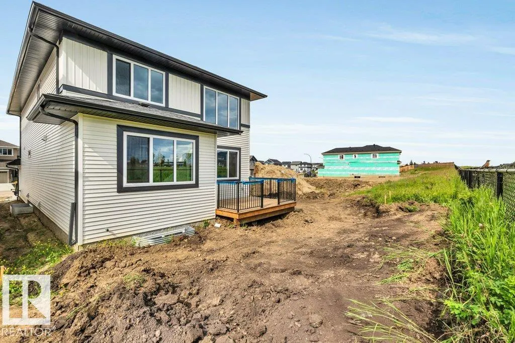 80 HEMINGWAY Crescent
