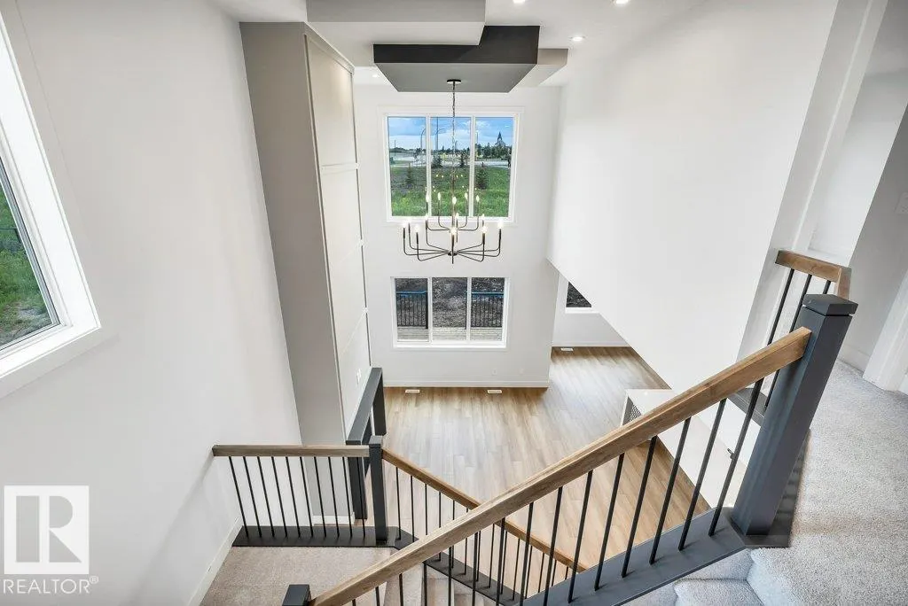 80 HEMINGWAY Crescent