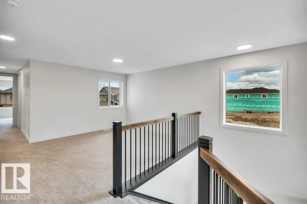 80 HEMINGWAY Crescent