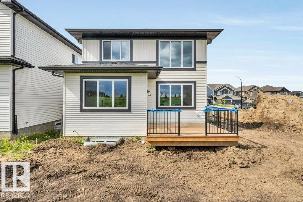 80 HEMINGWAY Crescent