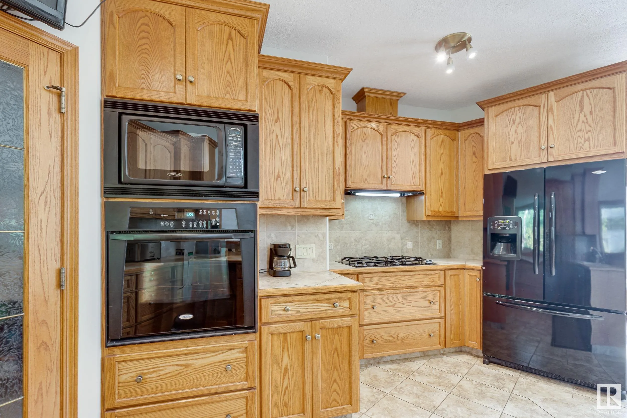 602 Pheasant Close