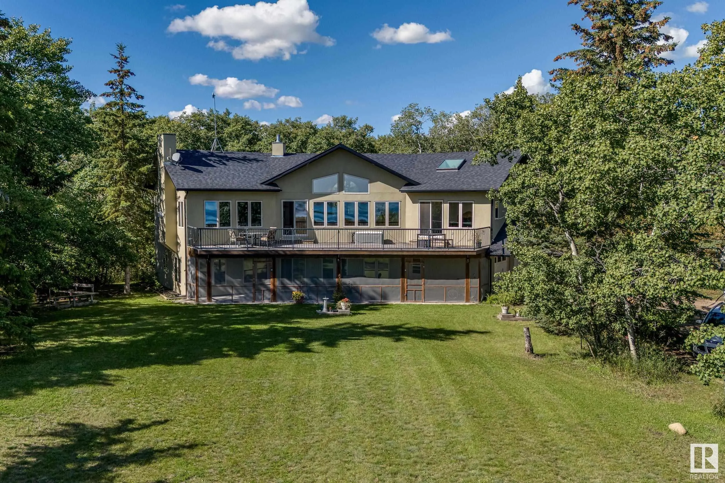 602 Pheasant Close