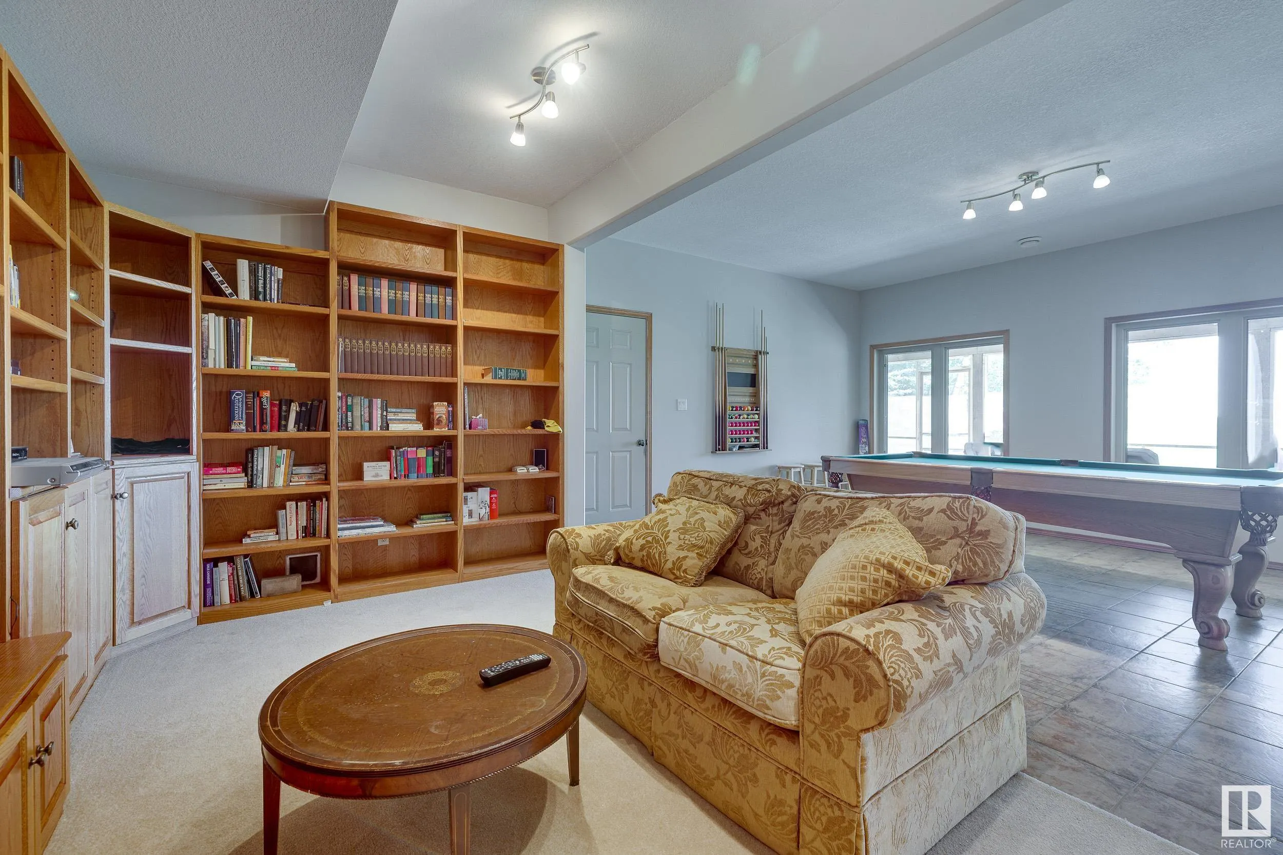 602 Pheasant Close