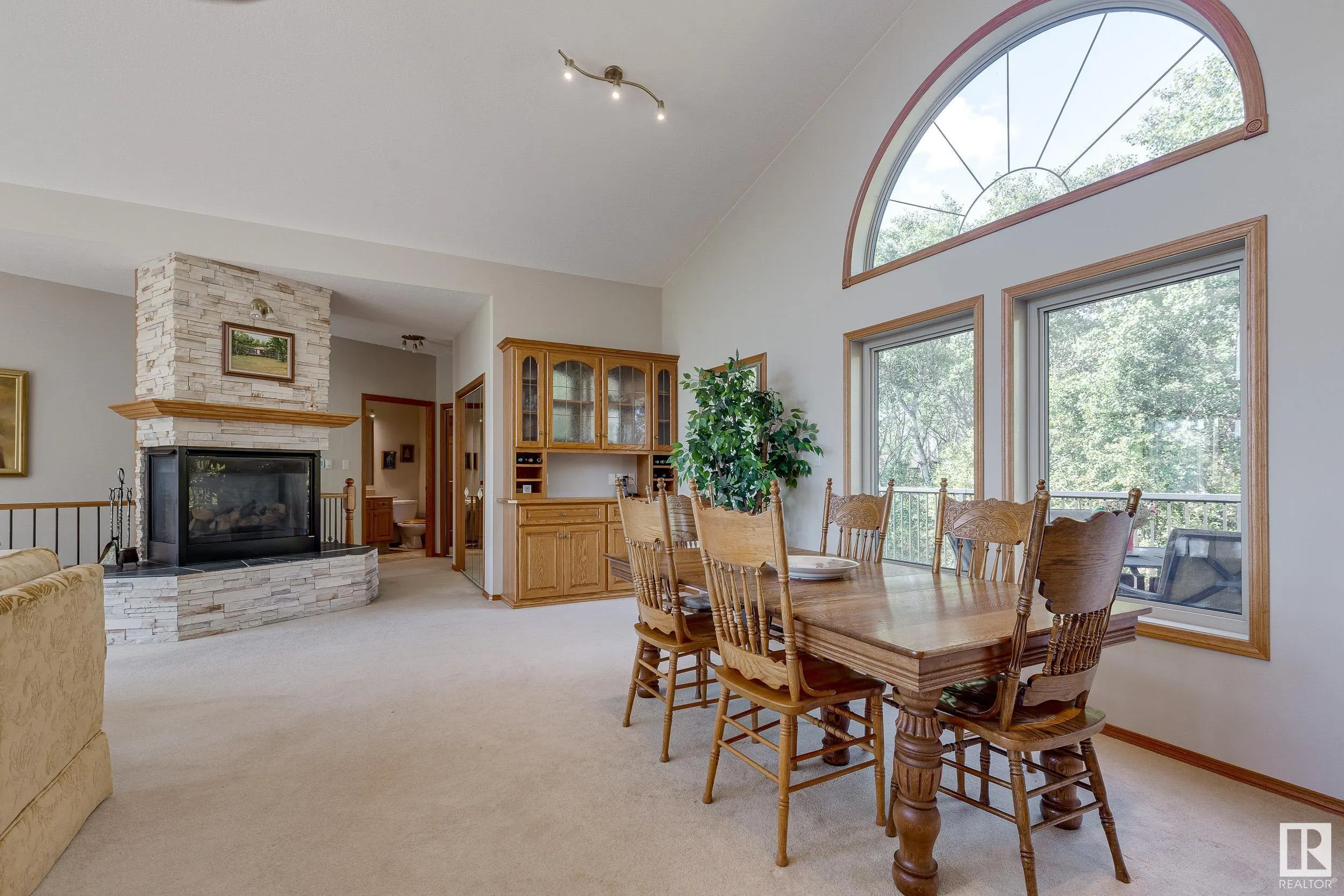 602 Pheasant Close