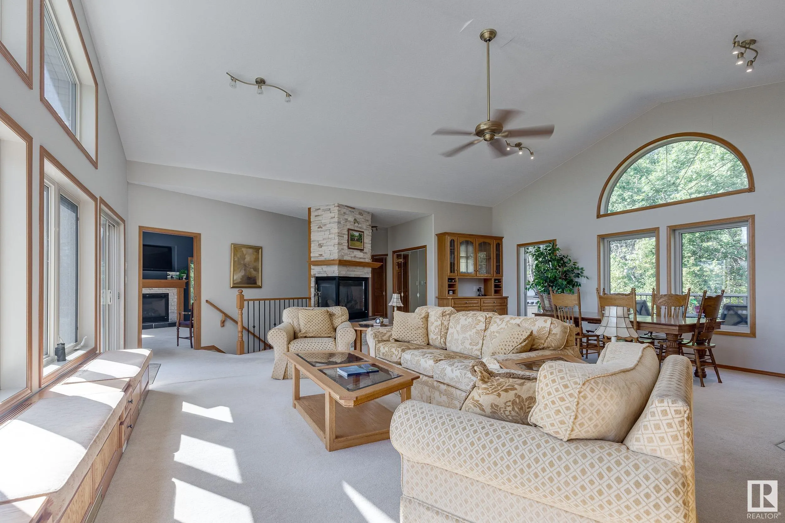 602 Pheasant Close