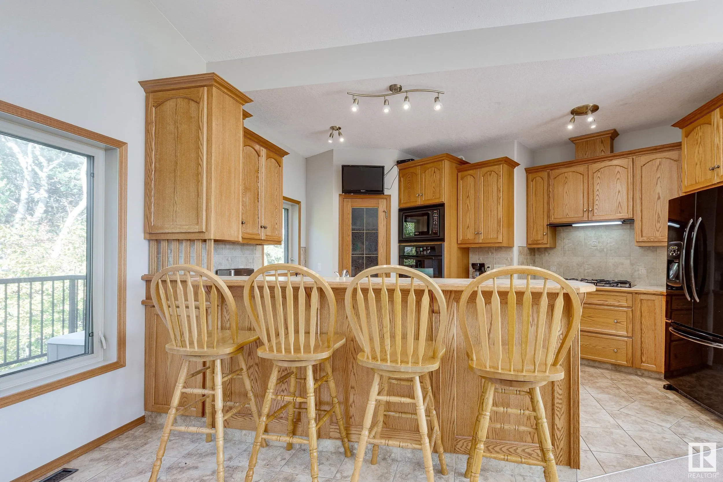 602 Pheasant Close