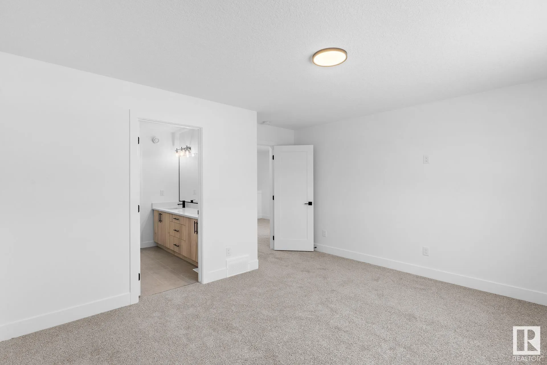 123 Hilton Cove