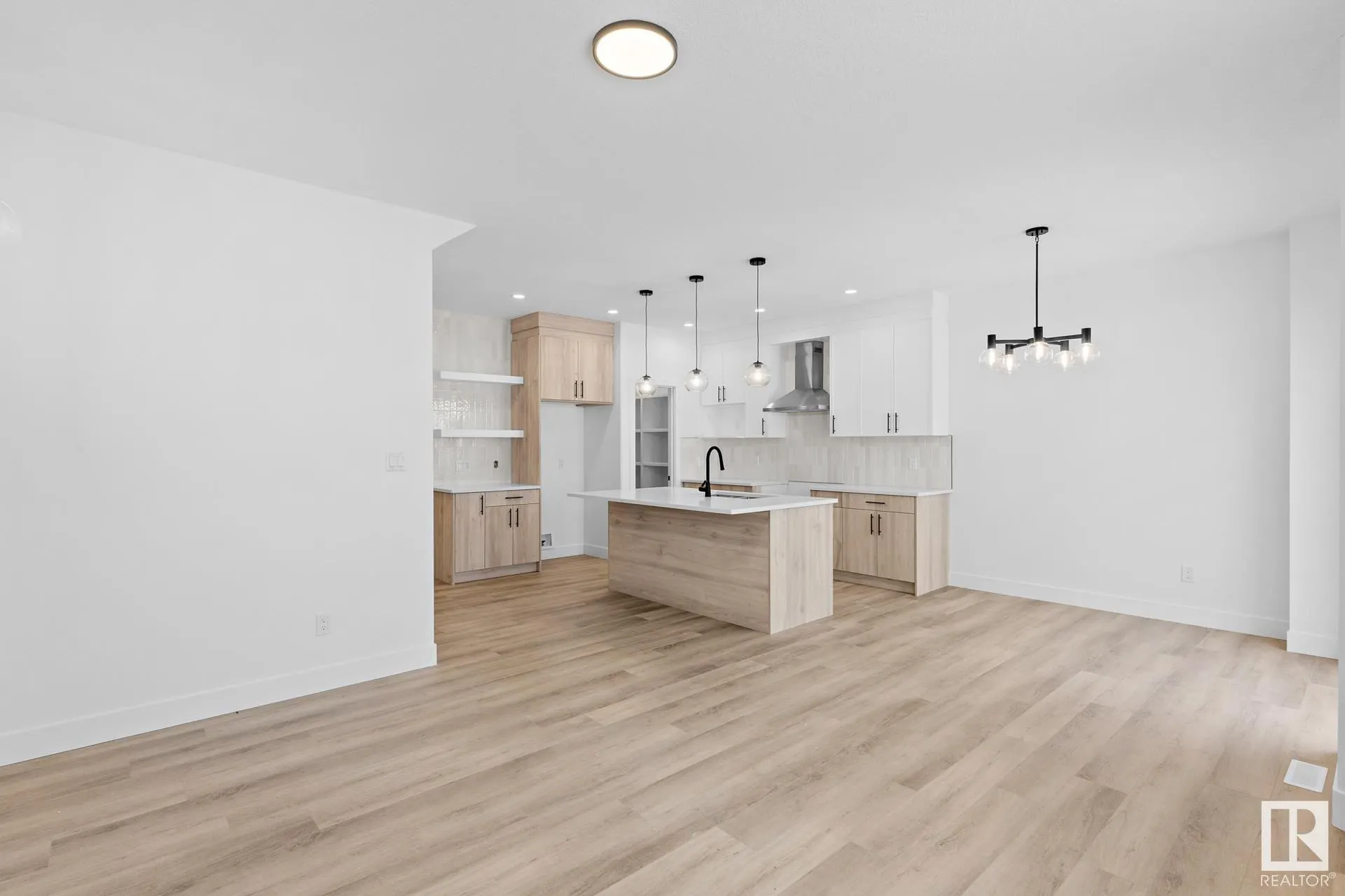 123 Hilton Cove