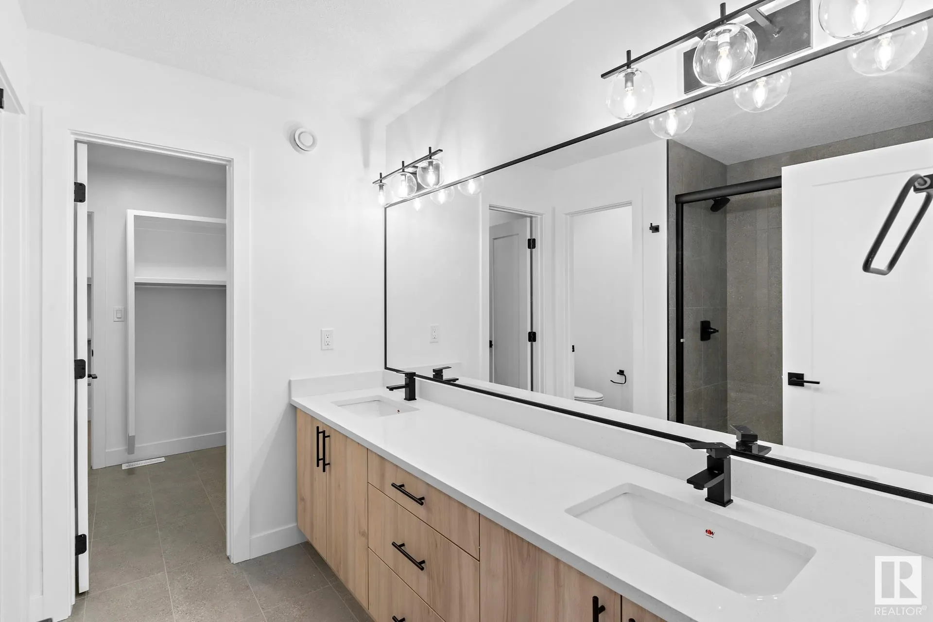 123 Hilton Cove
