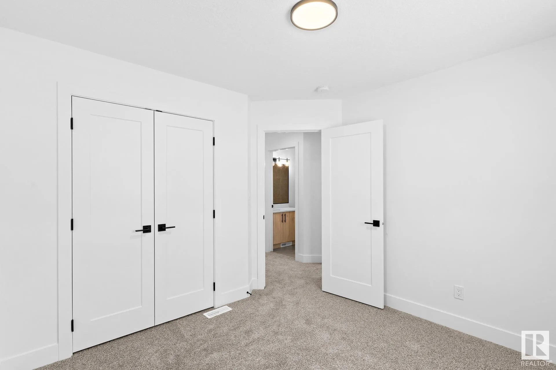 123 Hilton Cove