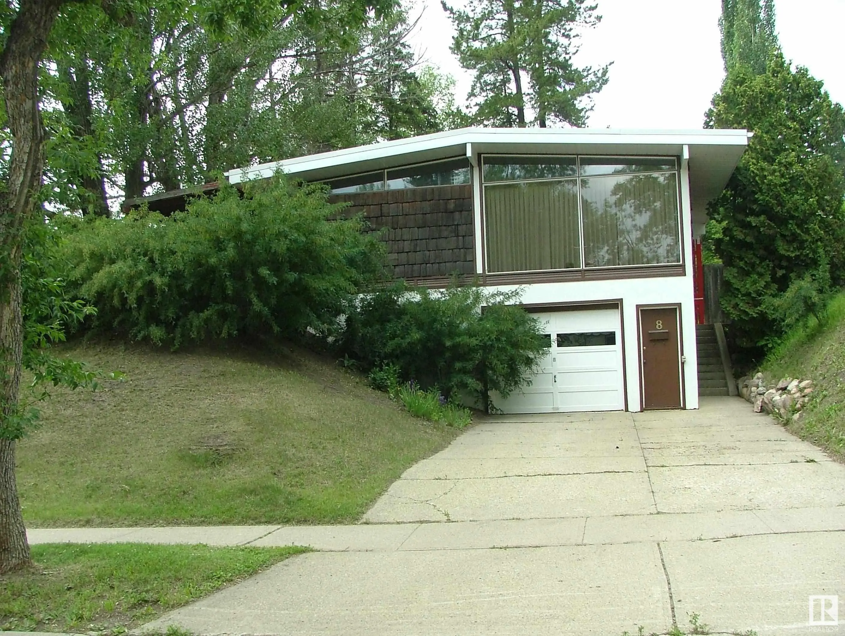 8 Grenfell Avenue