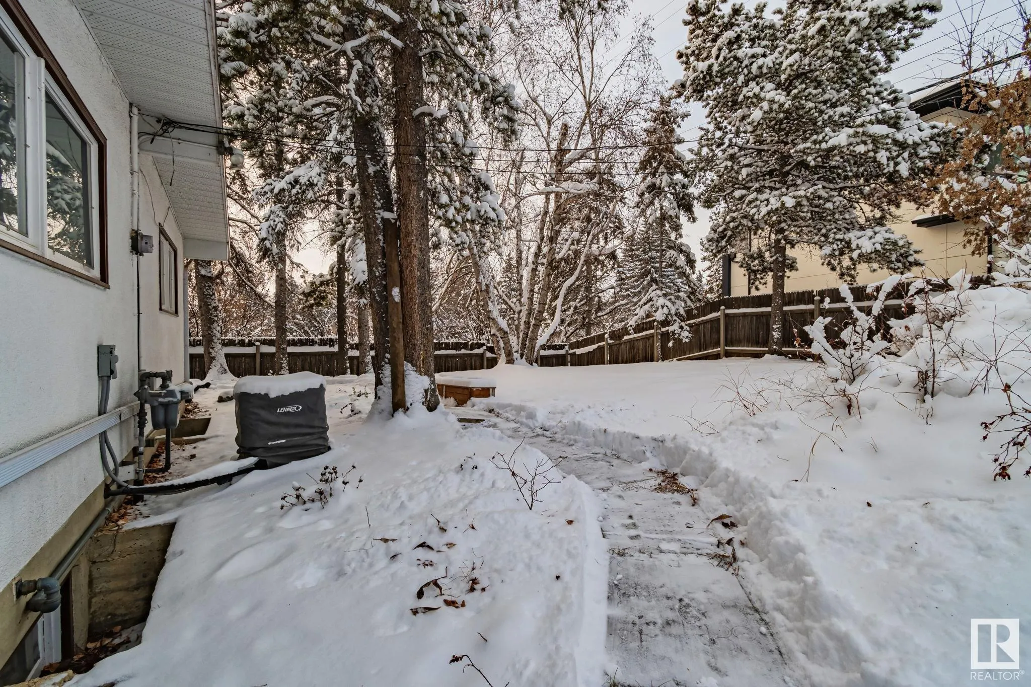 8 Grenfell Avenue