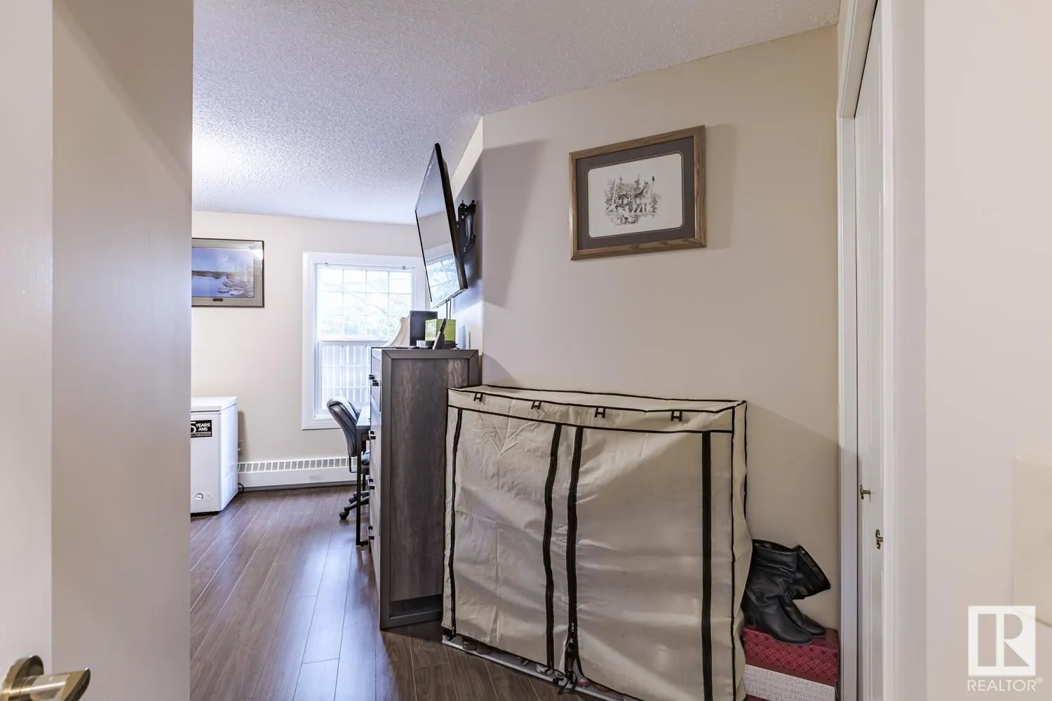 3 Perron Street