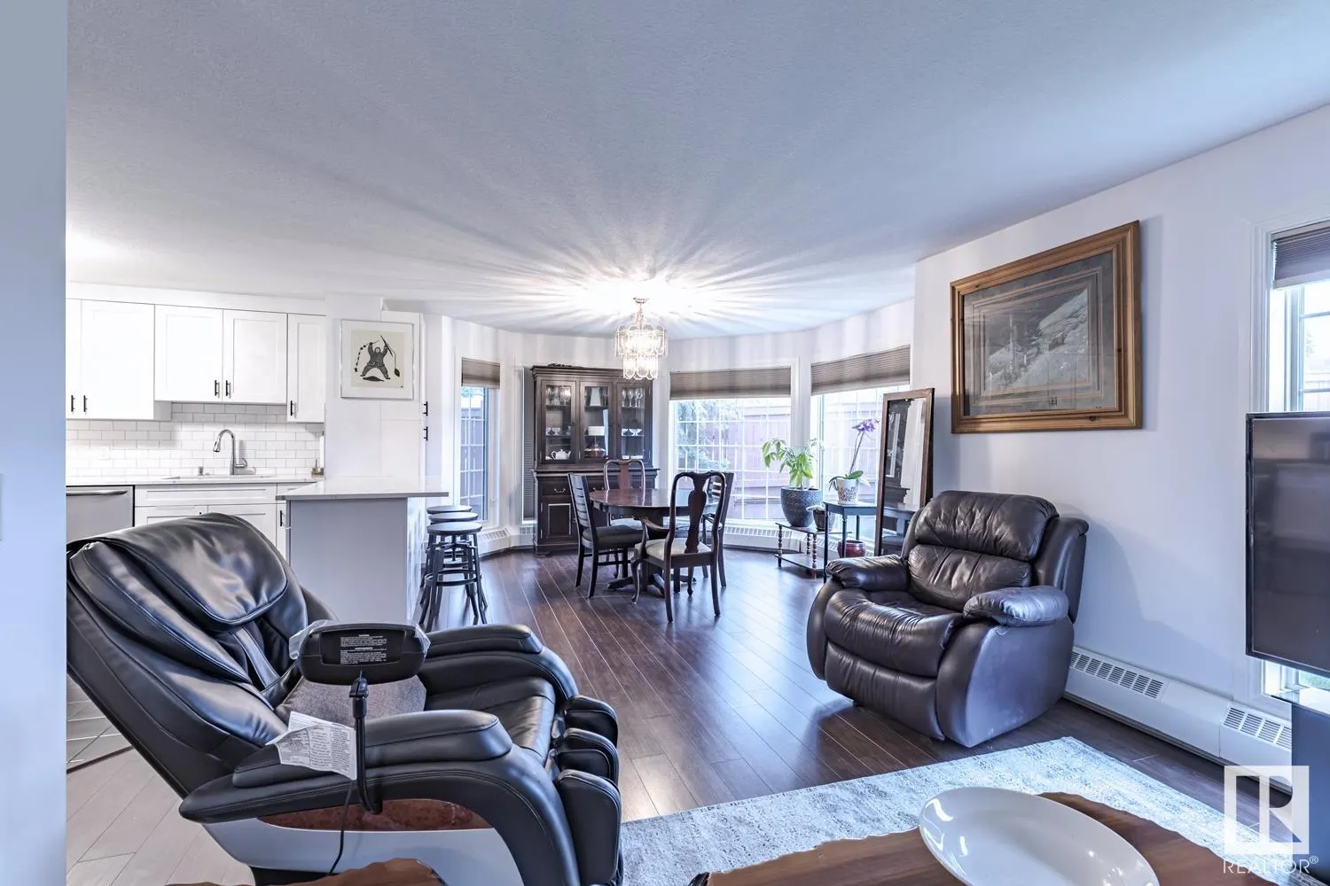 3 Perron Street