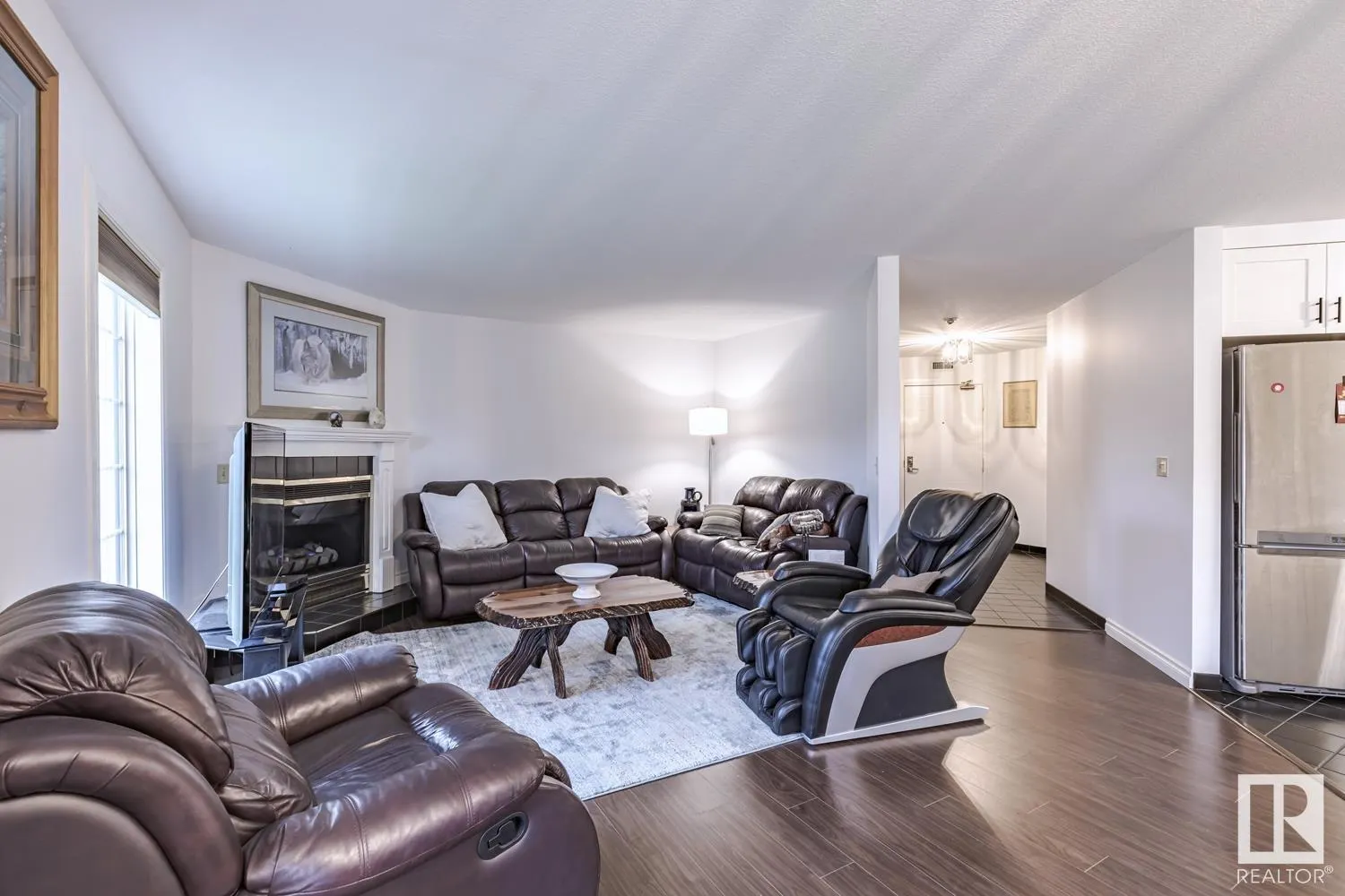 3 Perron Street