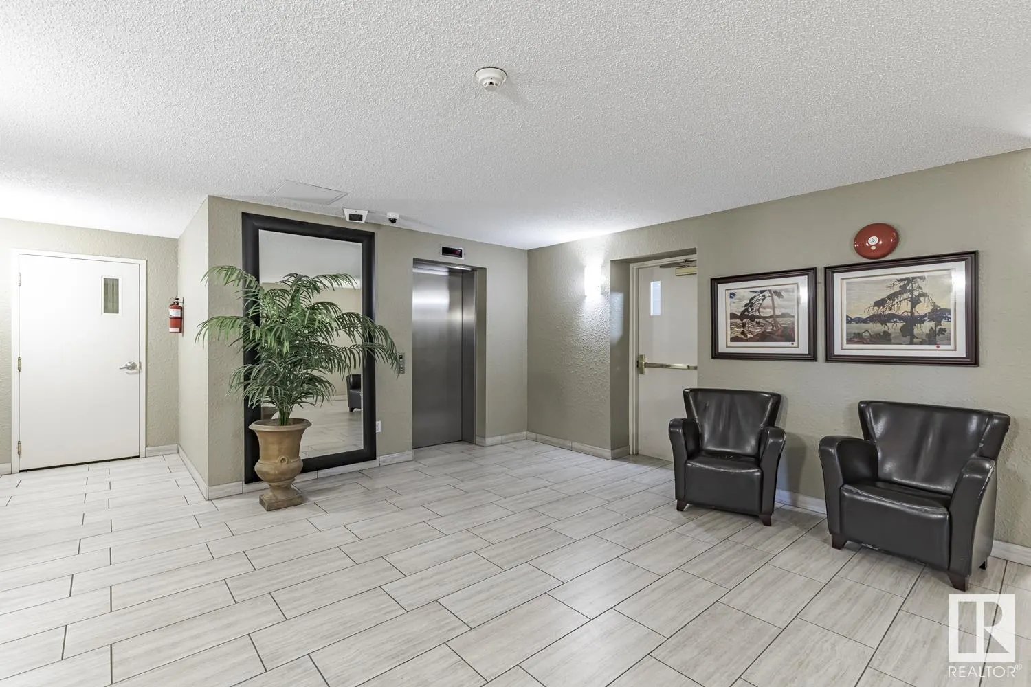 3 Perron Street