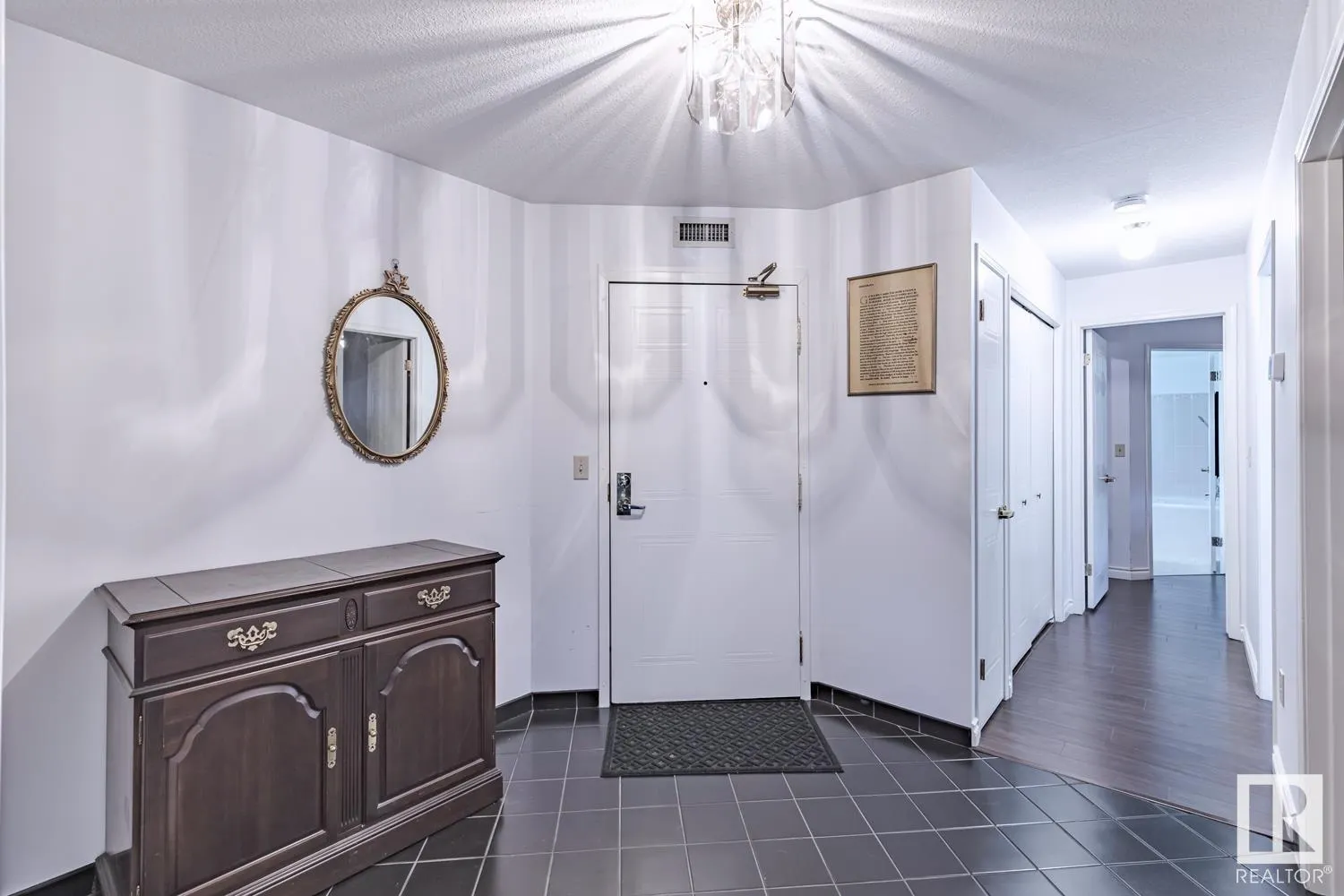 3 Perron Street