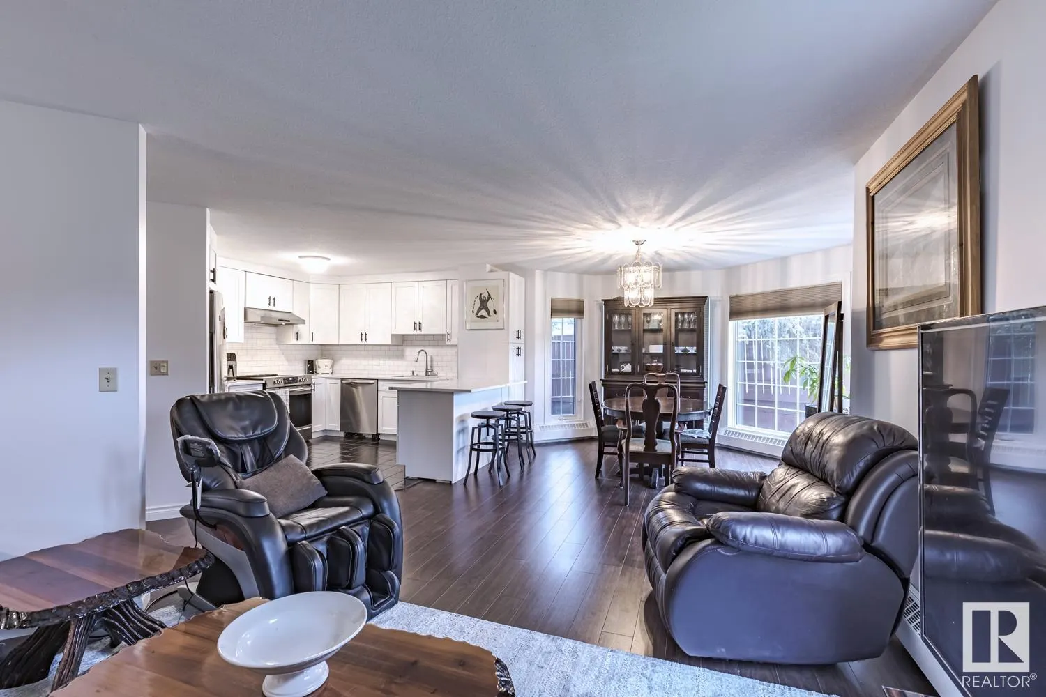 3 Perron Street