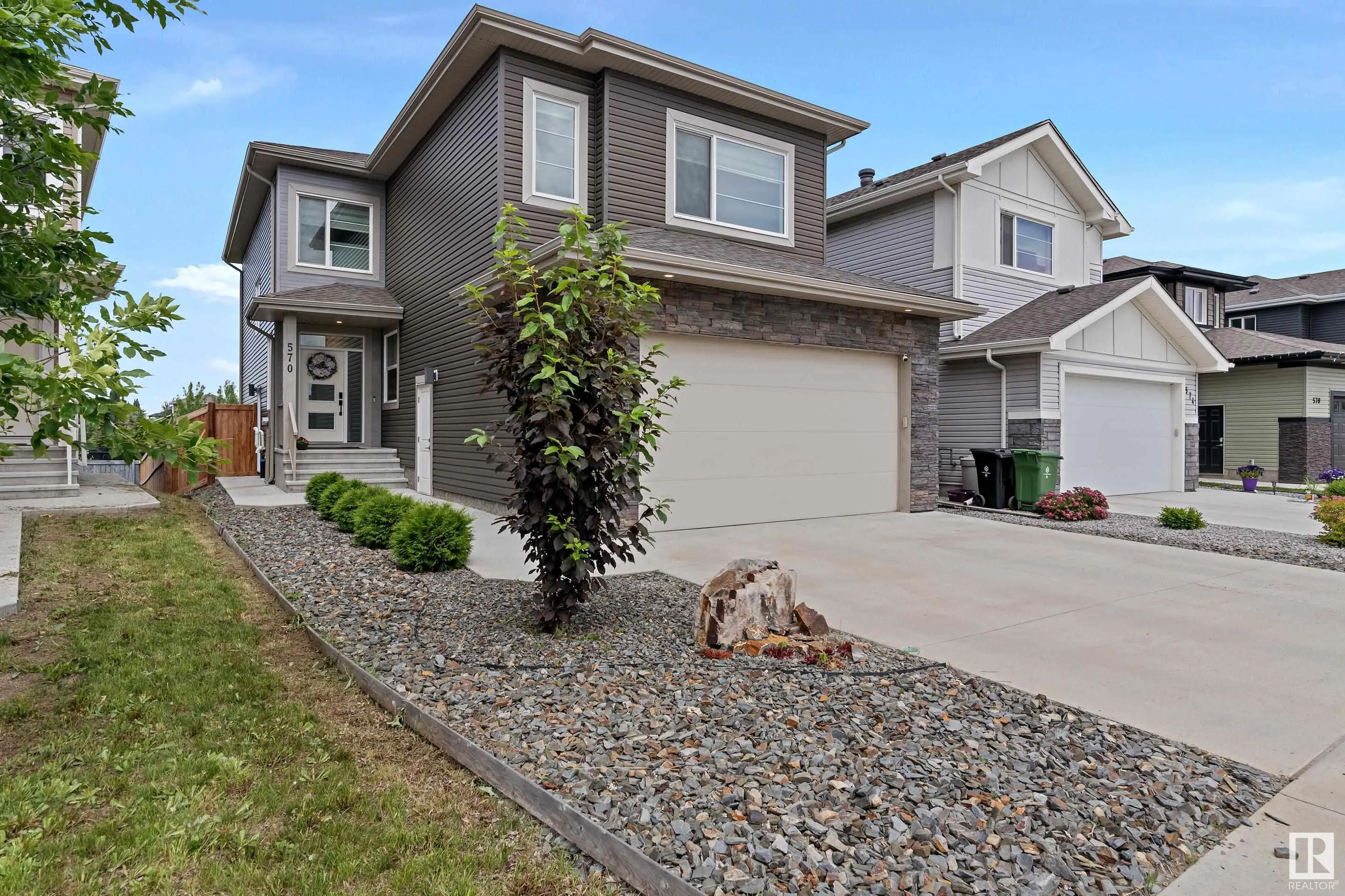 570 MEADOWVIEW Drive