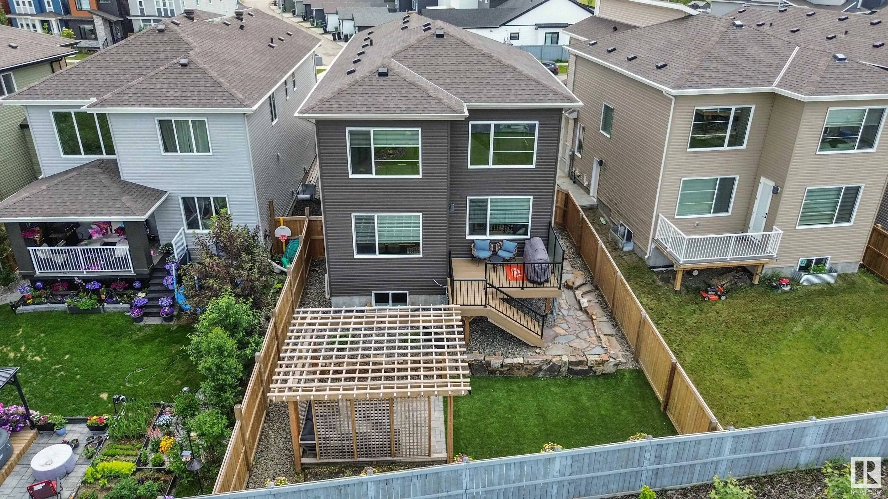 570 MEADOWVIEW Drive