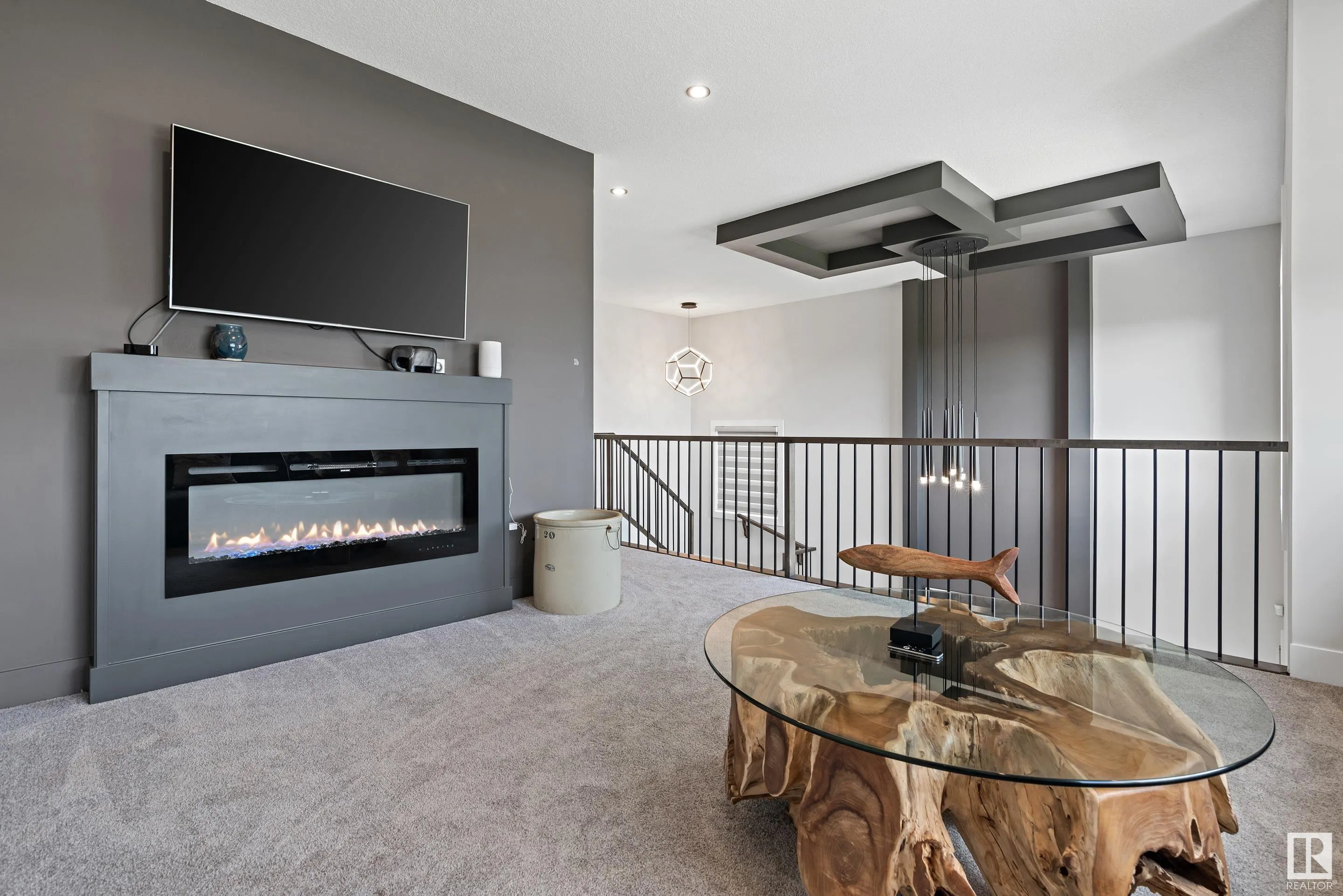 570 MEADOWVIEW Drive