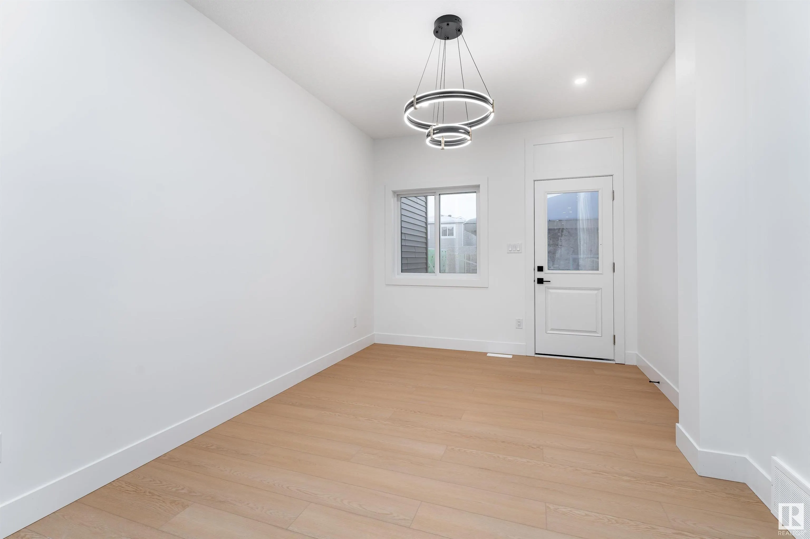 3103 Magpie Way