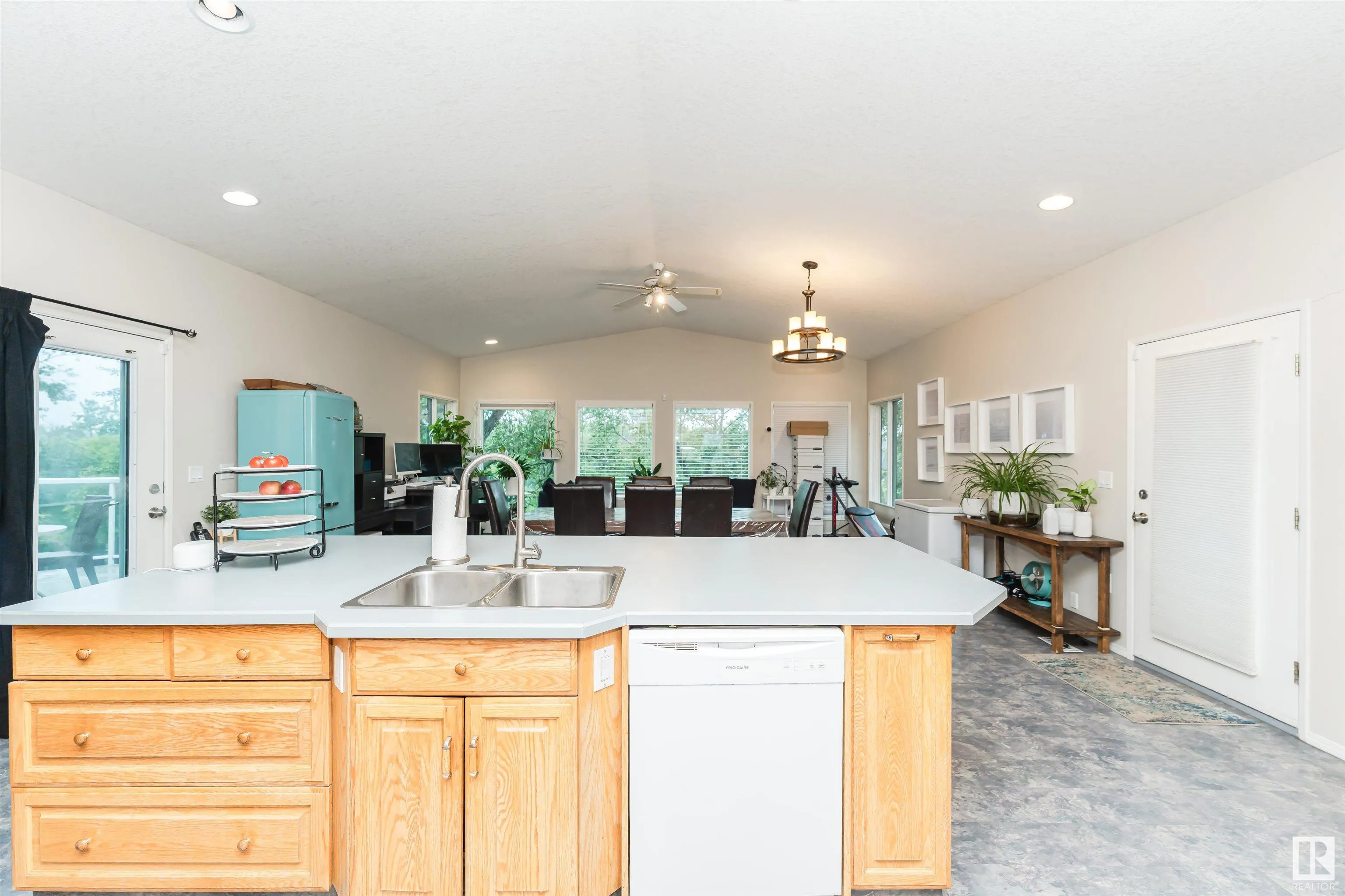 53 STURGEON Road