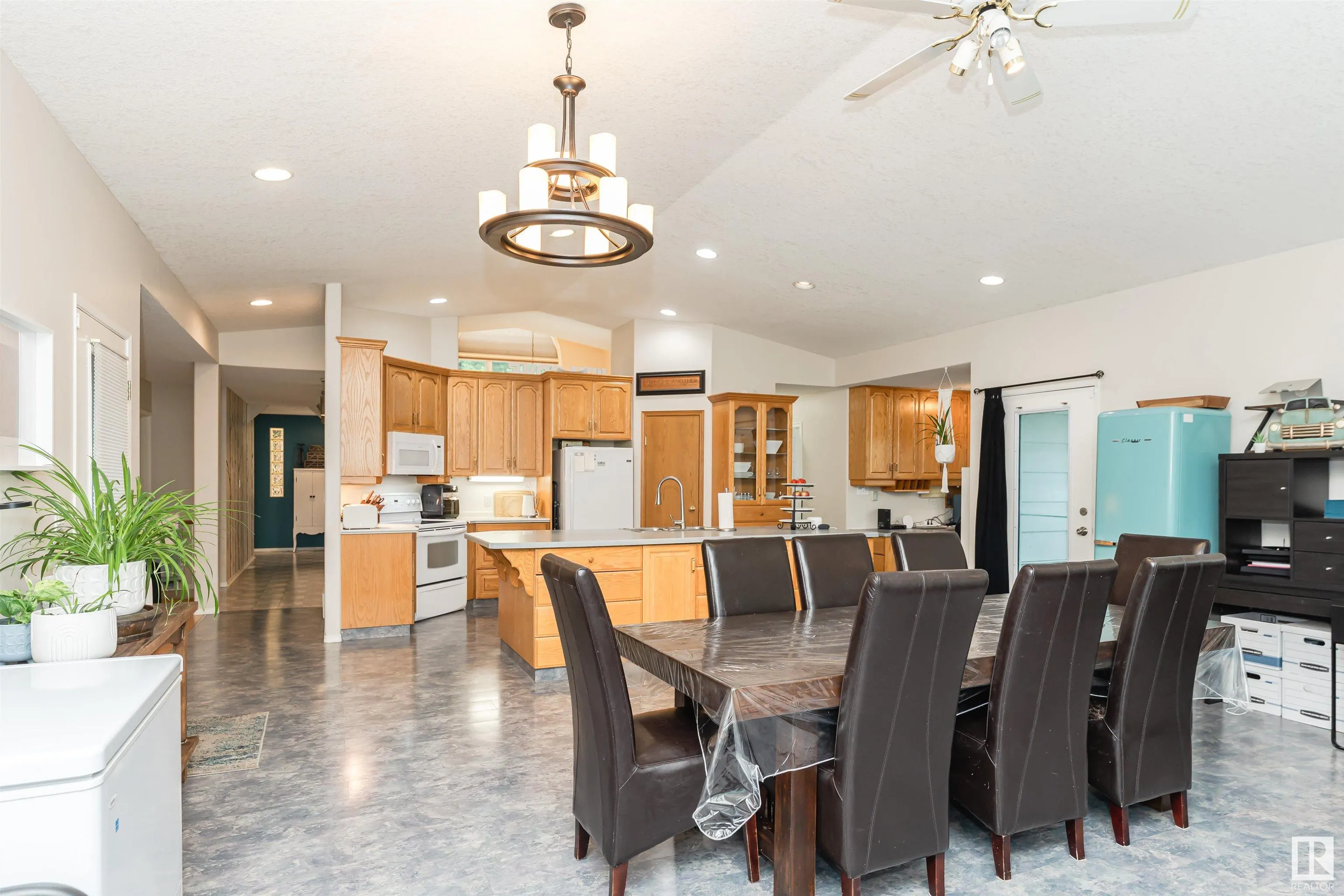 53 STURGEON Road