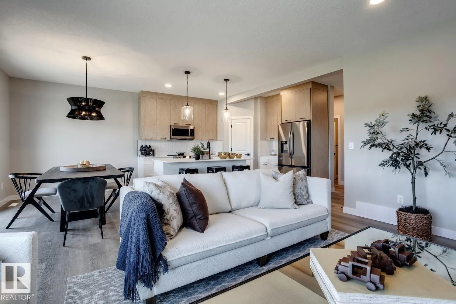 10 SERENO Lane