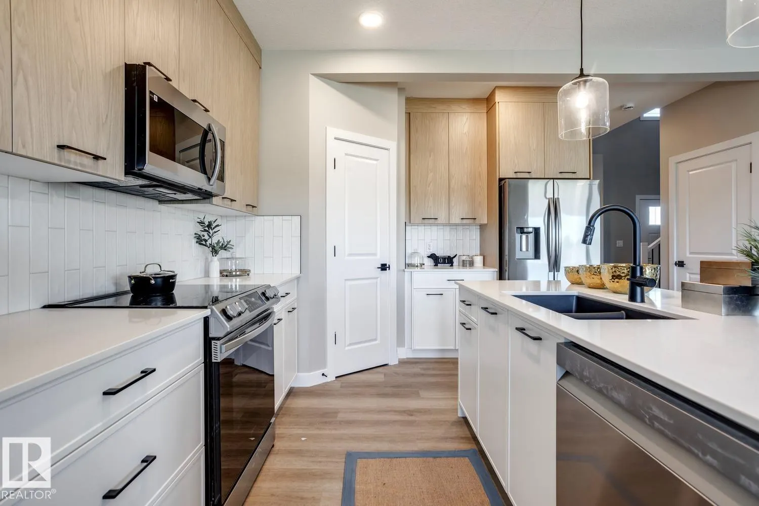 10 SERENO Lane
