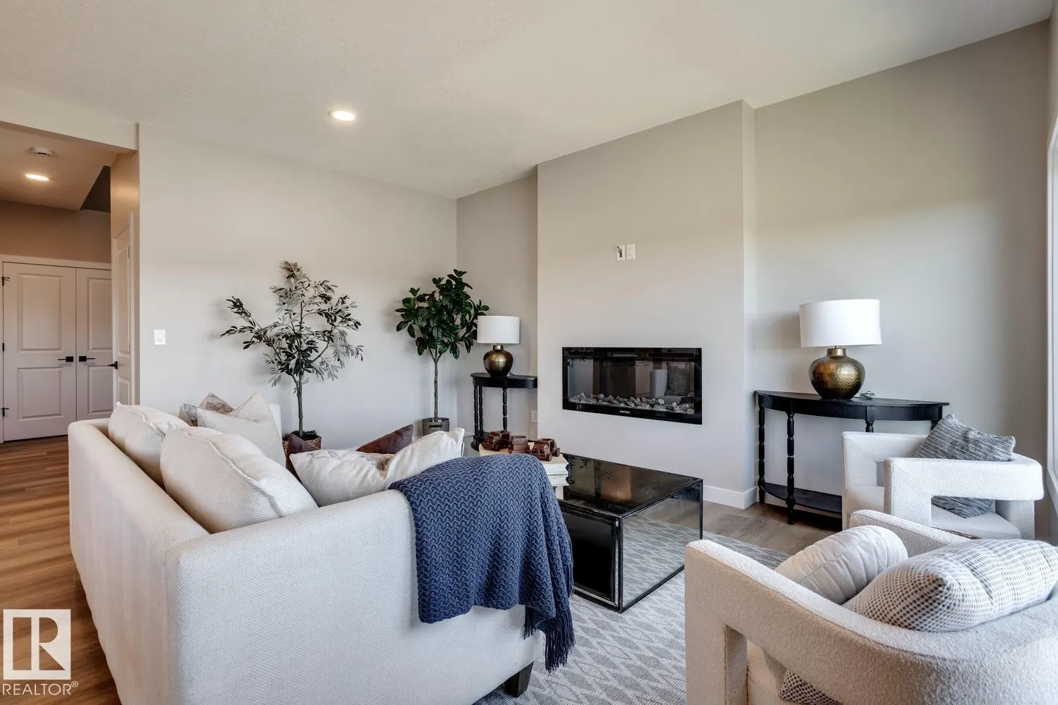 10 SERENO Lane