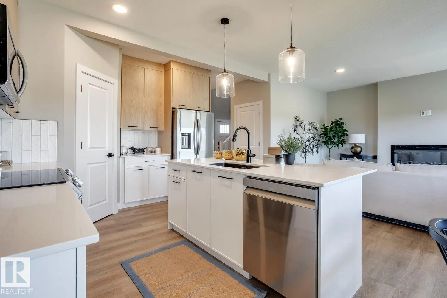 10 SERENO Lane