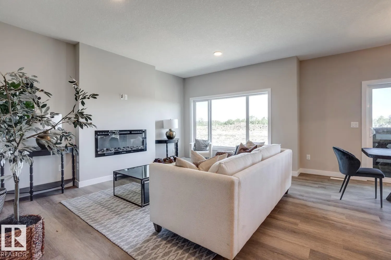 10 SERENO Lane
